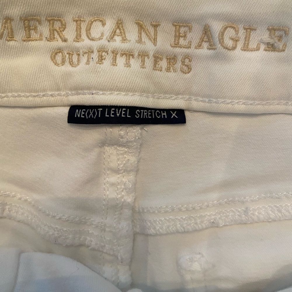 American eagle white stretch shorts - Picture 2 of 6